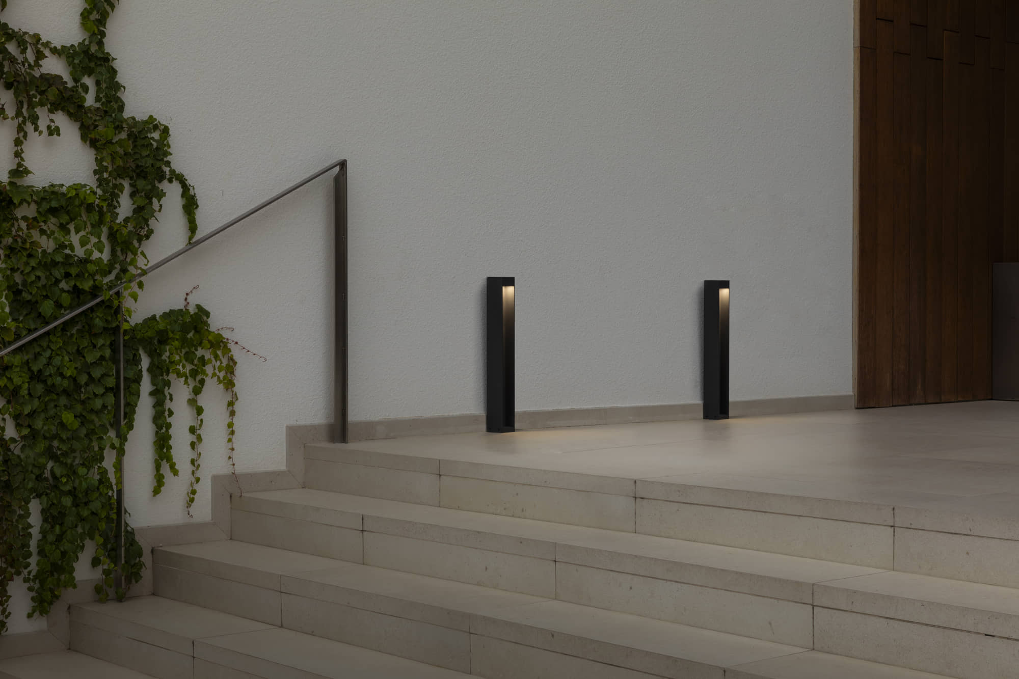 Baliza exterior para iluminación de caminos